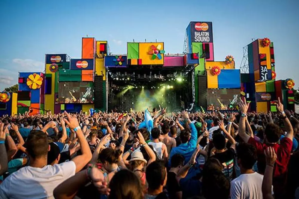 Illustration pour Concours&nbsp;: deux pass à gagner pour le Balaton Sound 2014 en Hongrie !