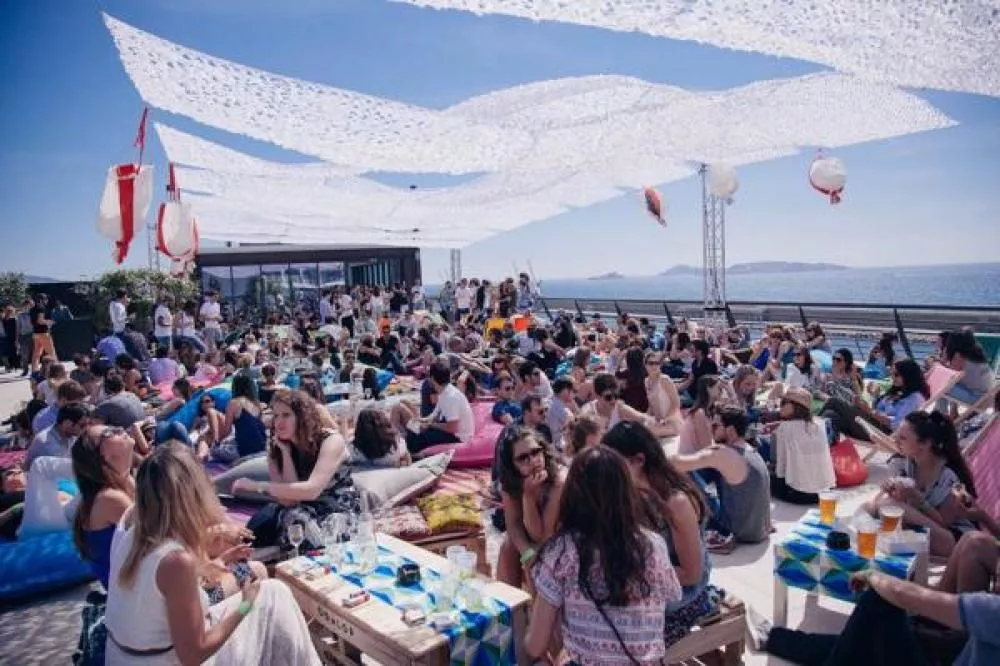 Illustration pour En direct des Jardins Suspendus à Marseille