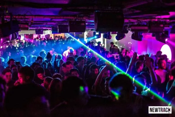 Illustration pour En direct du KlubBpm au Rex