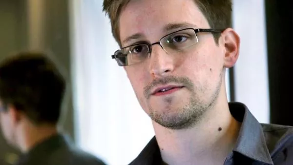Illustration pour Jean-Michel Jarre vient d&rsquo;annoncer un featuring avec&#8230; Edward Snowden