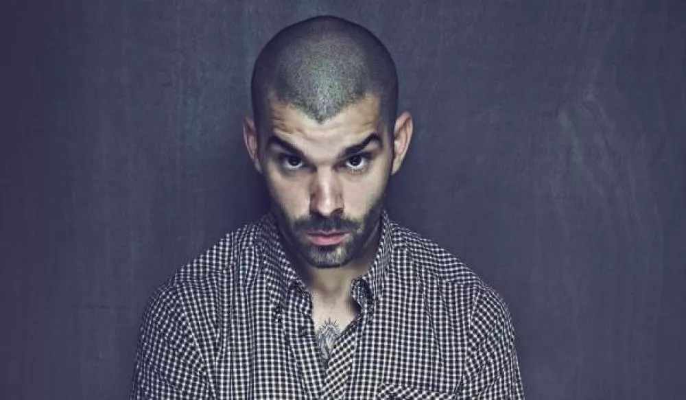 Illustration pour DJ Pone&nbsp;: « j&rsquo;avais envie de gens, de câbles, de regards »