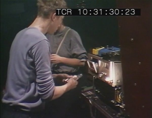 Illustration pour L&rsquo;archive du jour&nbsp;: mixer avec des cassettes audio à Berlin en 1982