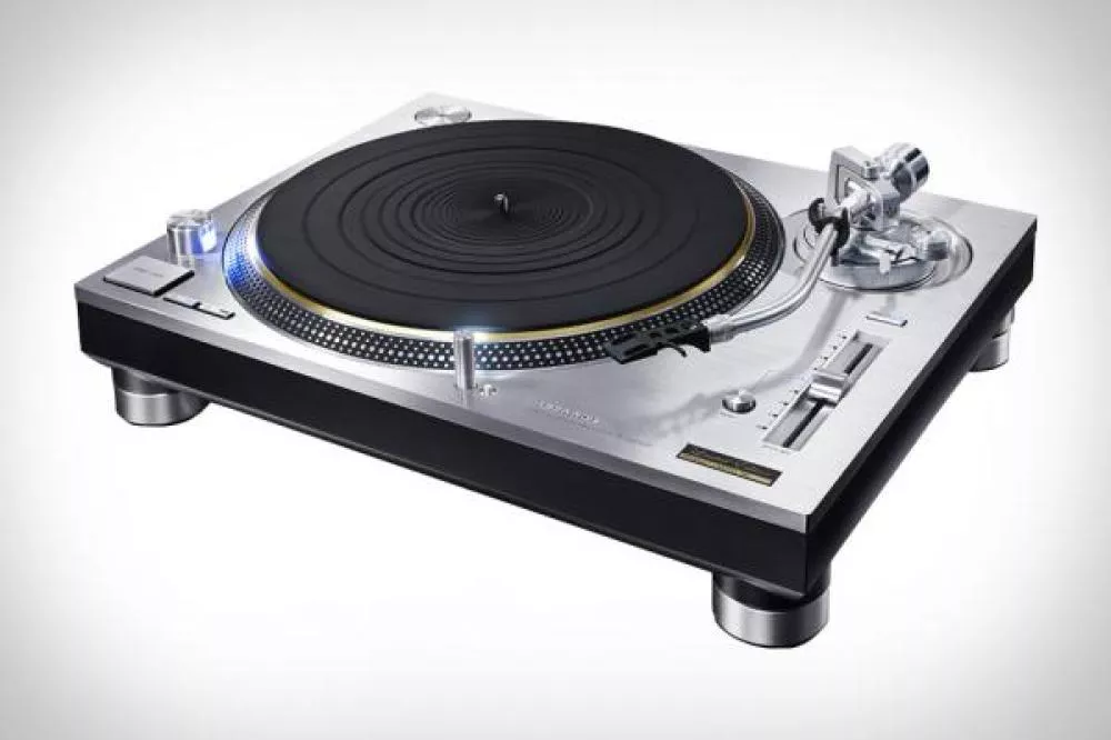 Illustration pour Les platines Technics SL-1200GAE sont de retour