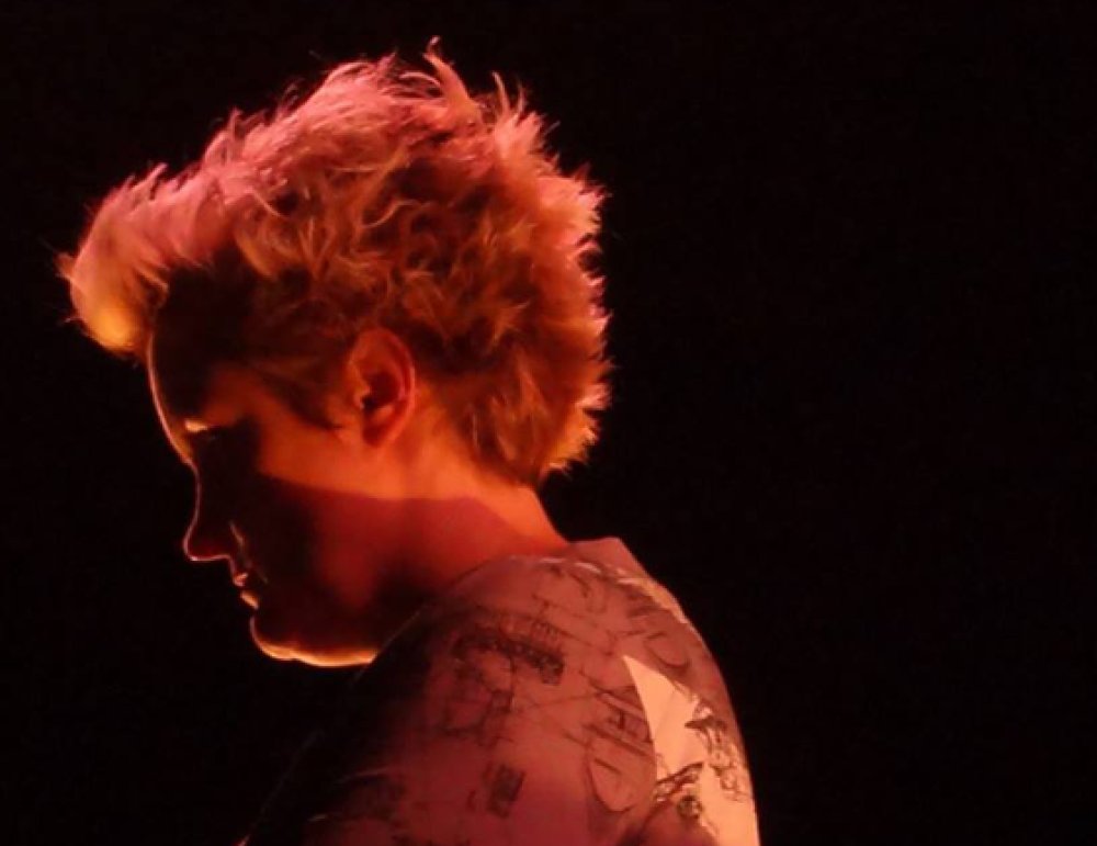 Illustration pour Flore, première femme française à recevoir la certification Ableton