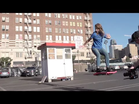 Illustration pour Moby, Schoolboy Q, Best Coast et Tony Hawk font la pub&#8230;  du Hoverboard