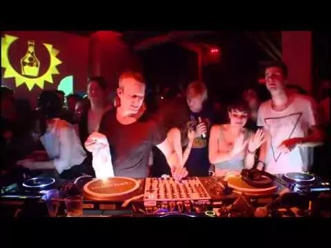 Illustration pour Les Boiler Room des 90’s envoient du lourd