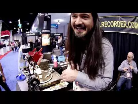 Illustration pour Vidéo&nbsp;: une machine pour graver des vinyles chez soi