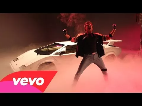 Illustration pour Clip&nbsp;: David Hasselhoff &#8211; « True Survivor »