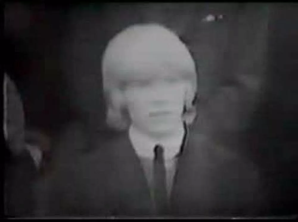 Illustration pour Vidéo&nbsp;: la première apparition de David Bowie à la télévision