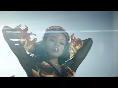 Illustration pour Clip&nbsp;: Azealia Banks &#8211; « Heavy Metal and Reflective »