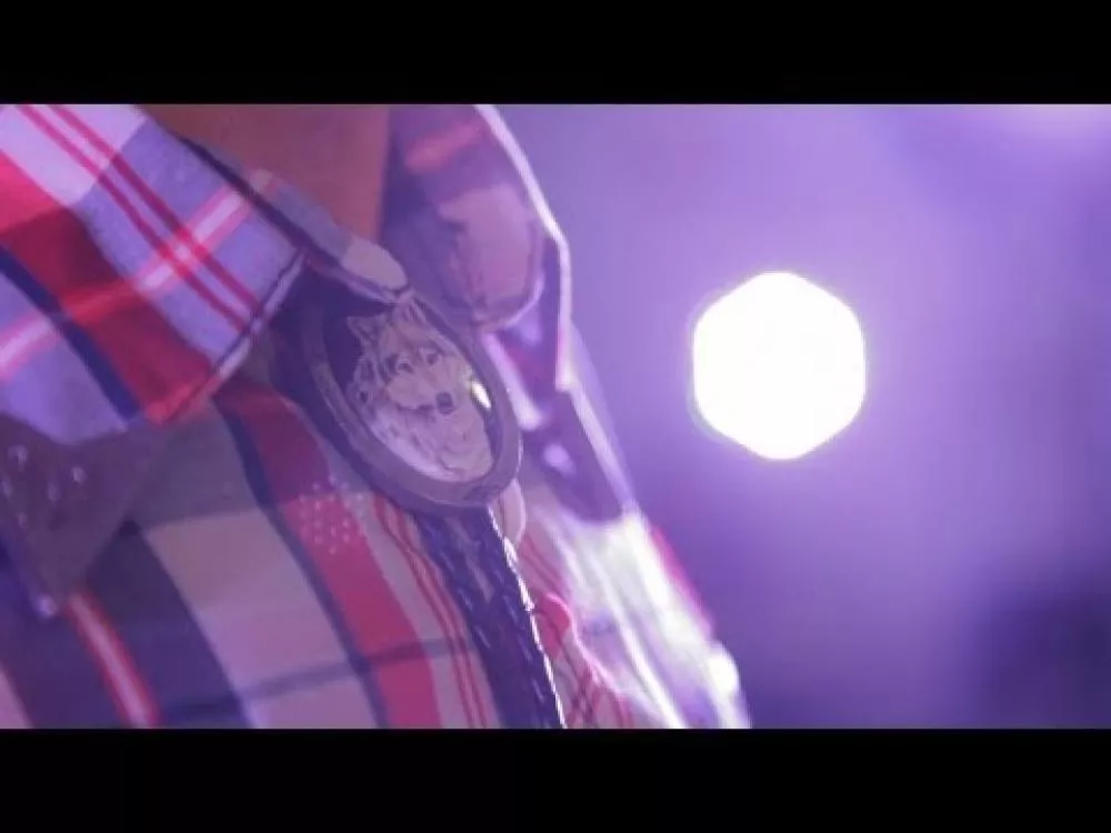 Illustration pour Clip exclusif&nbsp;: Loki Starfish &#8211; « Broken Moth »