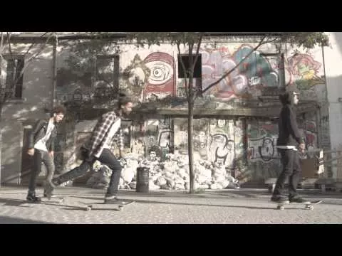 Illustration pour Clip exclusif : Brenn & César – « Bvlgari »