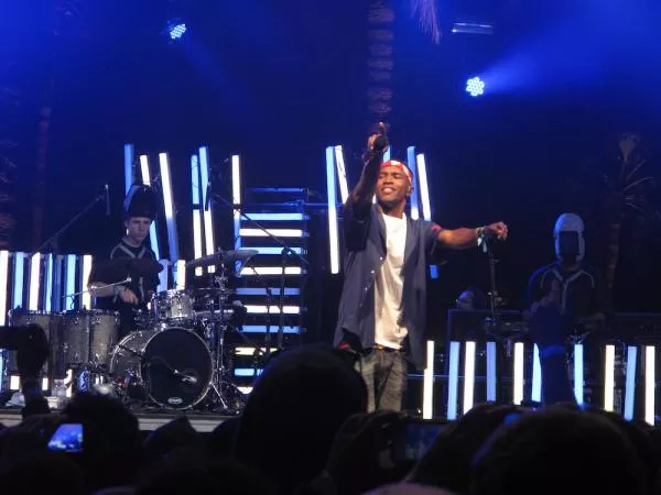 Illustration pour A voir&nbsp;: quand Frank Ocean jouait déjà des titres extraits de « Blond » en 2013