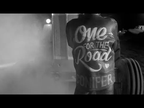 Illustration pour Clip&nbsp;: Arctic Monkeys &#8211; « One For The Road »