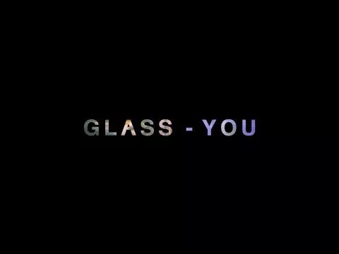Illustration pour Vidéo&nbsp;: le joli clip floral de Glass