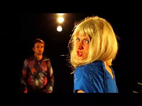Illustration pour Clip&nbsp;: Bengale &#8211; « Vodka Pomme » (exclusif)