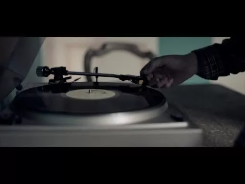 Illustration pour Clip exclusif&nbsp;: Al&rsquo;Tarba &#8211; « Dusty Signal »