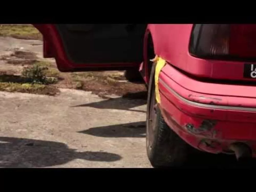 Illustration pour Clip&nbsp;: I AM UN CHIEN !! &#8211; Do It (feat Dj Pone)