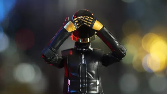 Illustration pour Le plus grand fan de Daft Punk s&rsquo;illustre dans un documentaire