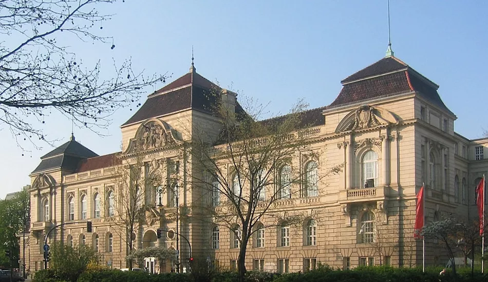 Illustration pour L&rsquo;Université des arts de Berlin organise cinq jours de cours sur la techno cet été