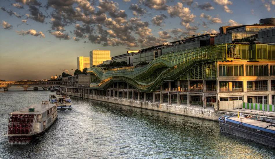 Illustration pour Une grande conférence sur la vie nocturne parisienne à la Cité de la Mode et du Design