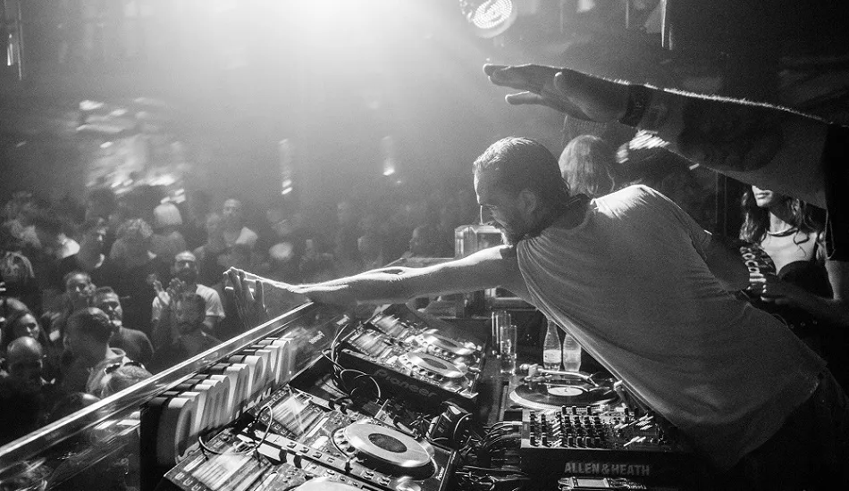 Illustration pour En images&nbsp;: revivez un été de soirées Cocoon à l&rsquo;Amnesia d&rsquo;Ibiza