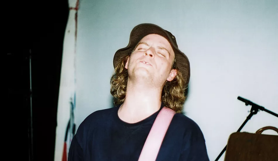 Illustration pour Deux nouveaux morceaux de Mac de Marco annoncent un nouvel album