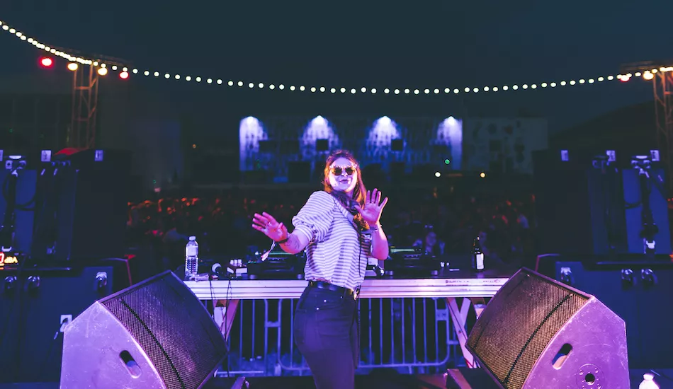 Illustration pour Soleil et paillettes au festival Le Bon Air de Marseille