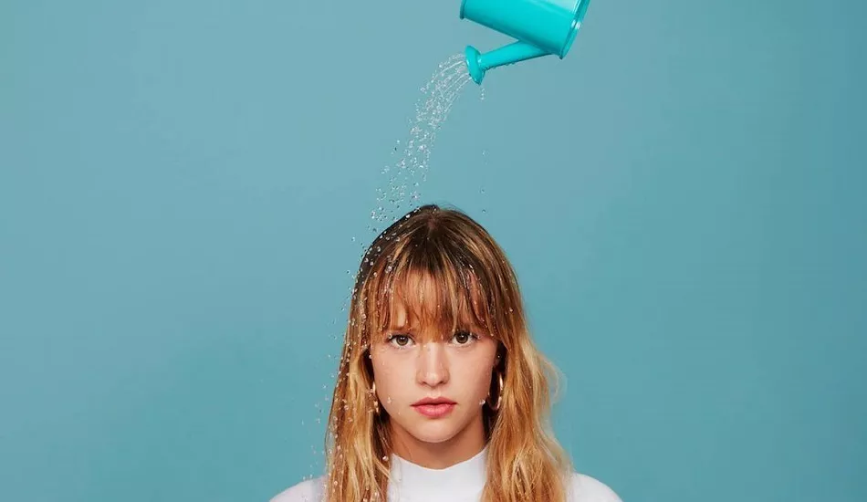 Illustration pour Tsugi Daily&nbsp;: Angèle poste une chanson sur le réchauffement climatique sur Instagram&#8230;