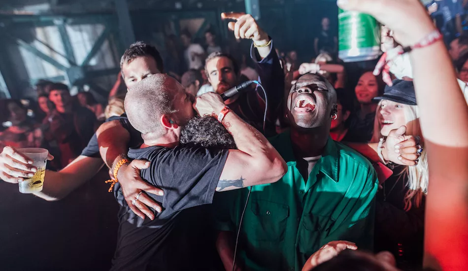 Illustration pour Quartiers Rouges : le nouveau cycle électronique à la Machine du Moulin Rouge