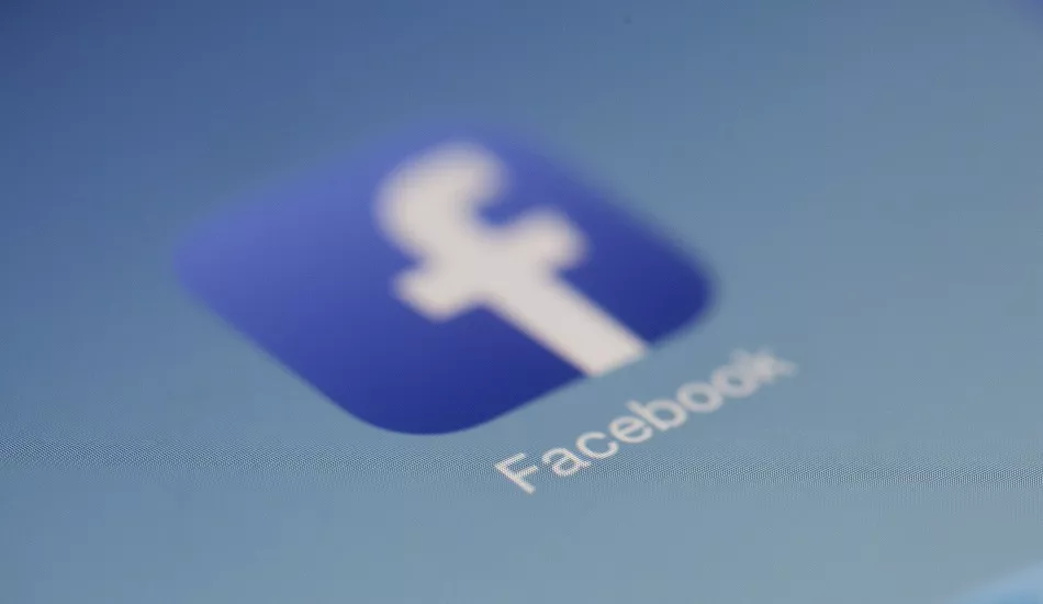 Illustration pour Faut-il vraiment avoir beaucoup de fans Facebook pour faire carrière dans la musique ?
