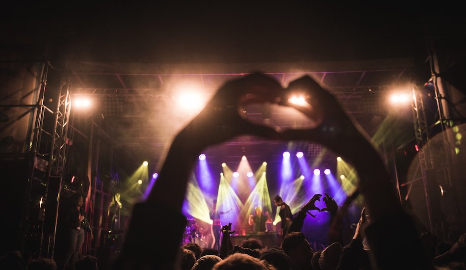 Illustration pour Belle‐Île On Air festival : 5 bonnes raisons de courir vers la Bretagne au mois d’août