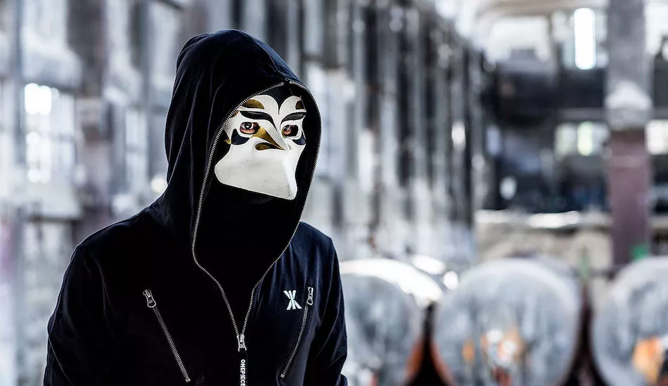 Illustration pour Coup de pouce&nbsp;: junk-E-cat