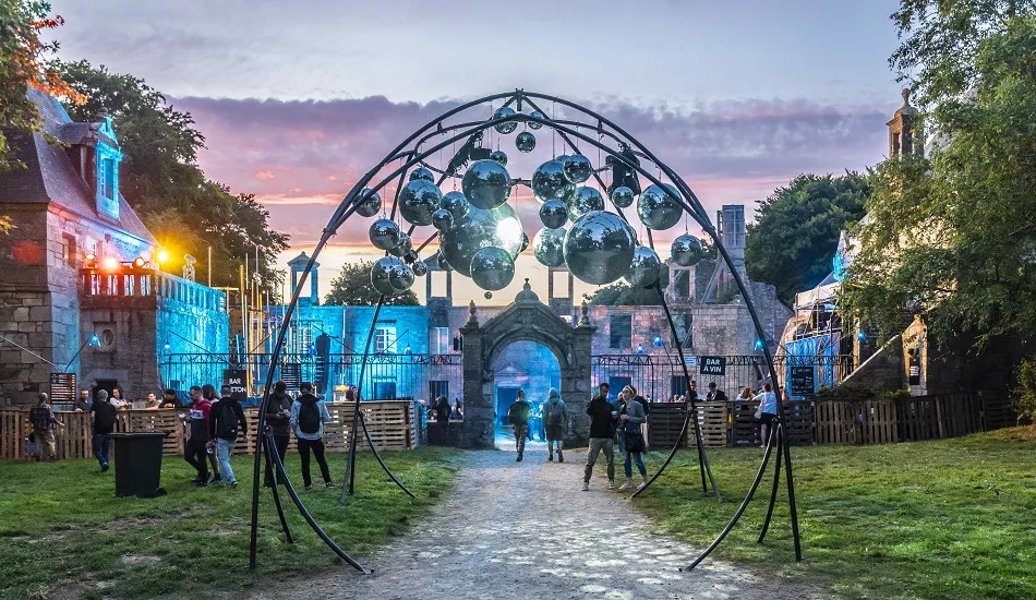 Illustration pour Astropolis : 25 éditions, 30 degrès, tout va bien