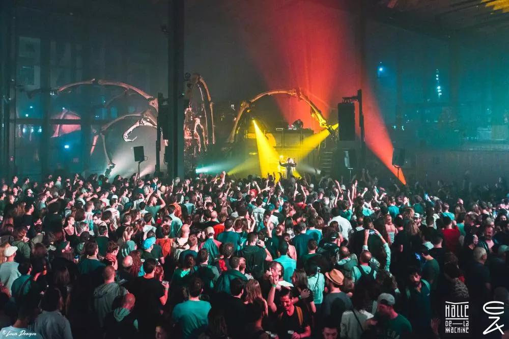 Illustration pour V3Closing Electro Alter