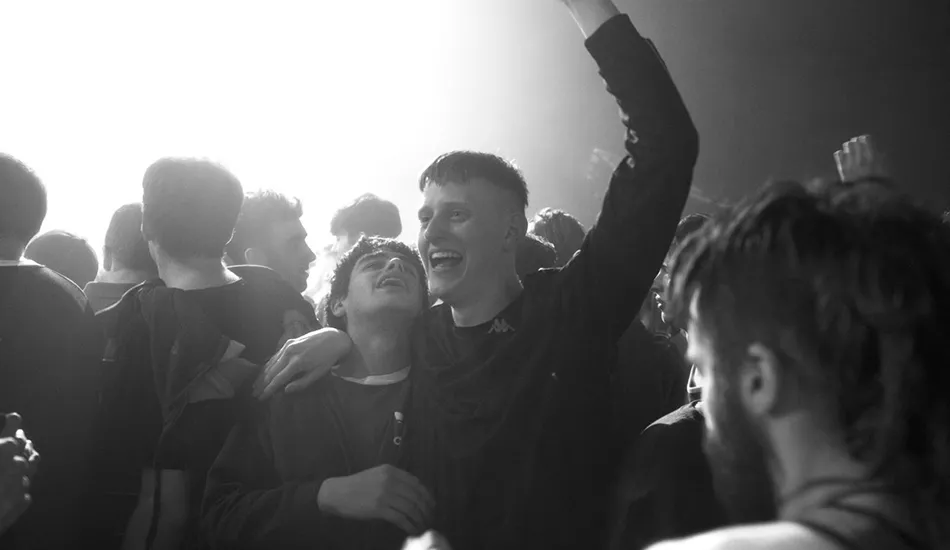 Illustration pour Beats&nbsp;: un nouveau trailer pour le film britannique consacré aux raves