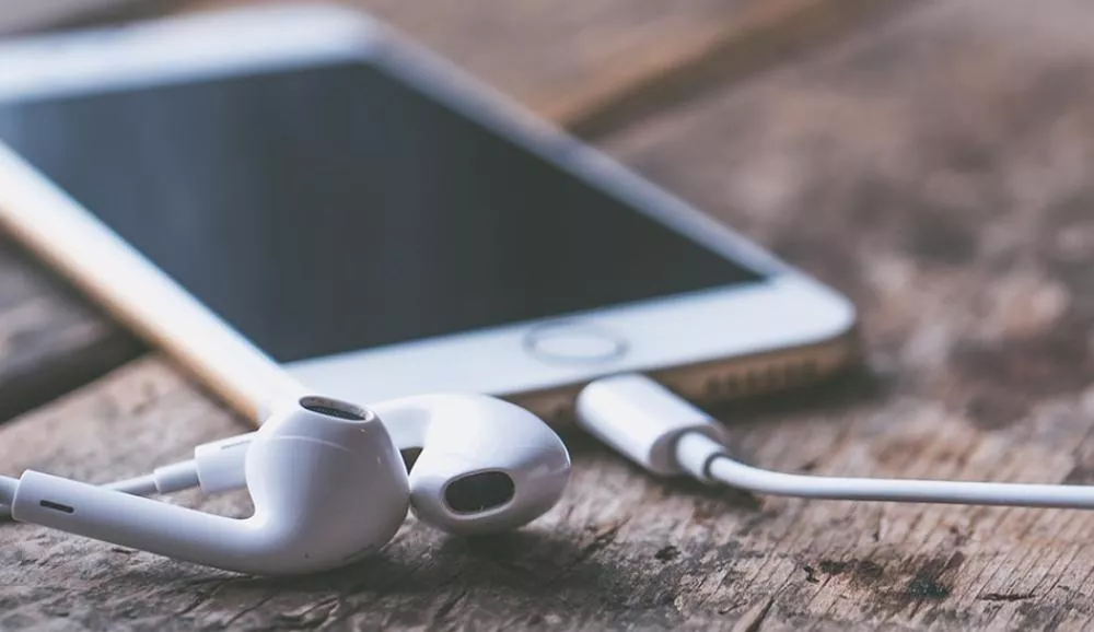 Illustration pour L&rsquo;ONU veut sauver vos oreilles avec des normes de régulation du volume sonore