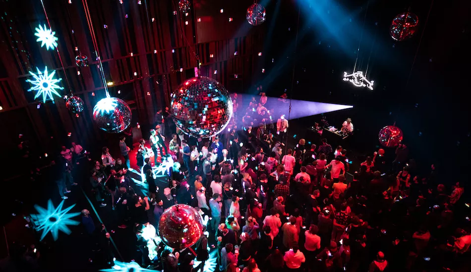 Illustration pour Red Bull a assemblé le sound-system le plus culte des nuits new-yorkaises : on y était