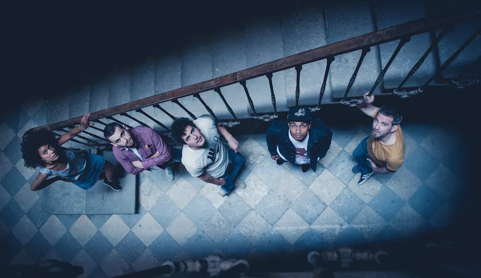 Illustration pour Coup de pouce&nbsp;: Tangled Tape