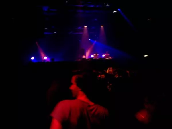 Illustration pour En direct de Sntwn & Bastion (La Machine du Moulin Rouge, Paris)