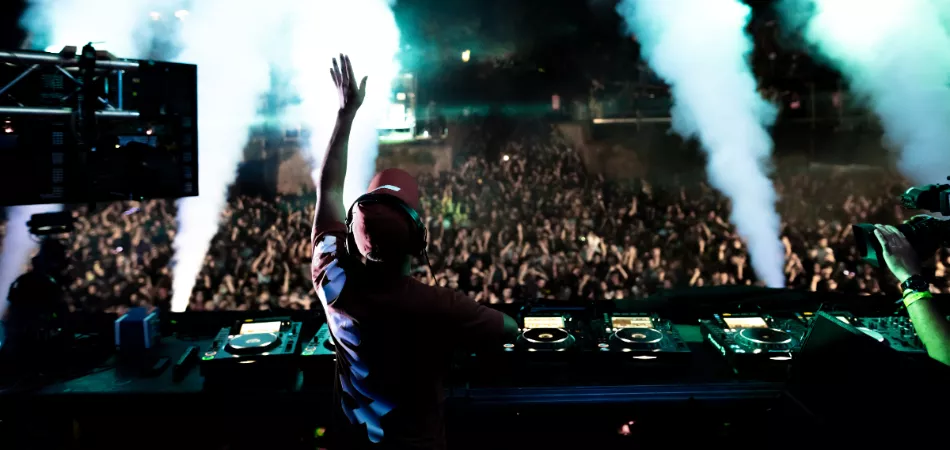 DJs