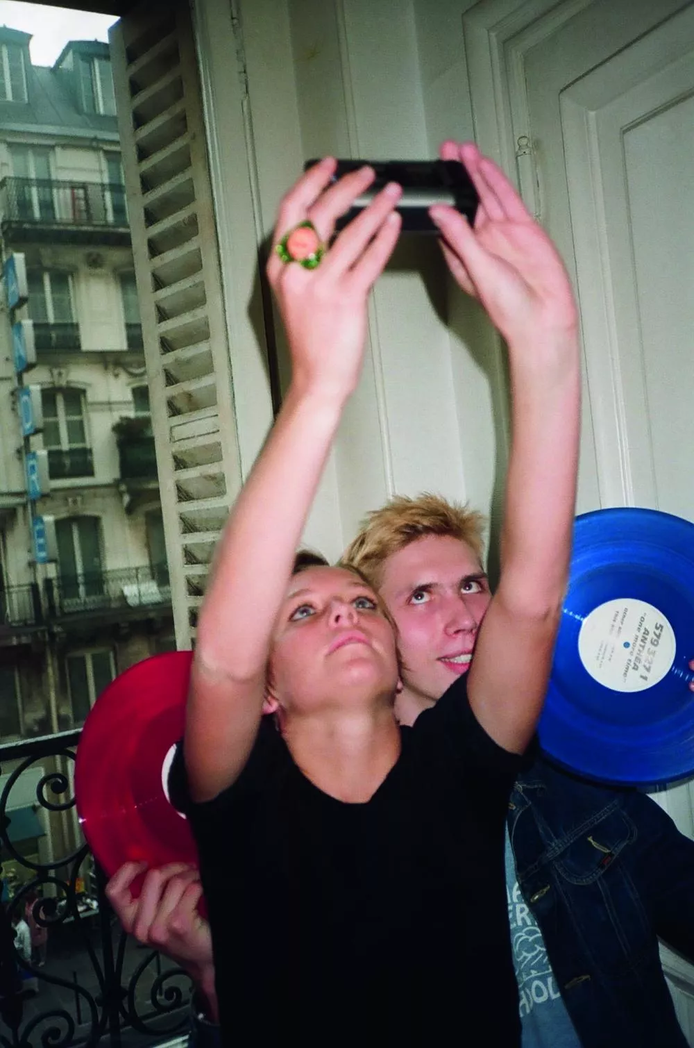 Gwenola Froment et Pedro Winter / Radio FG Rue de Rivoli / Paris 1995 © Photo Olivier Degorce / Livre Radio FG Editions / La Table Ronde / Gallimard