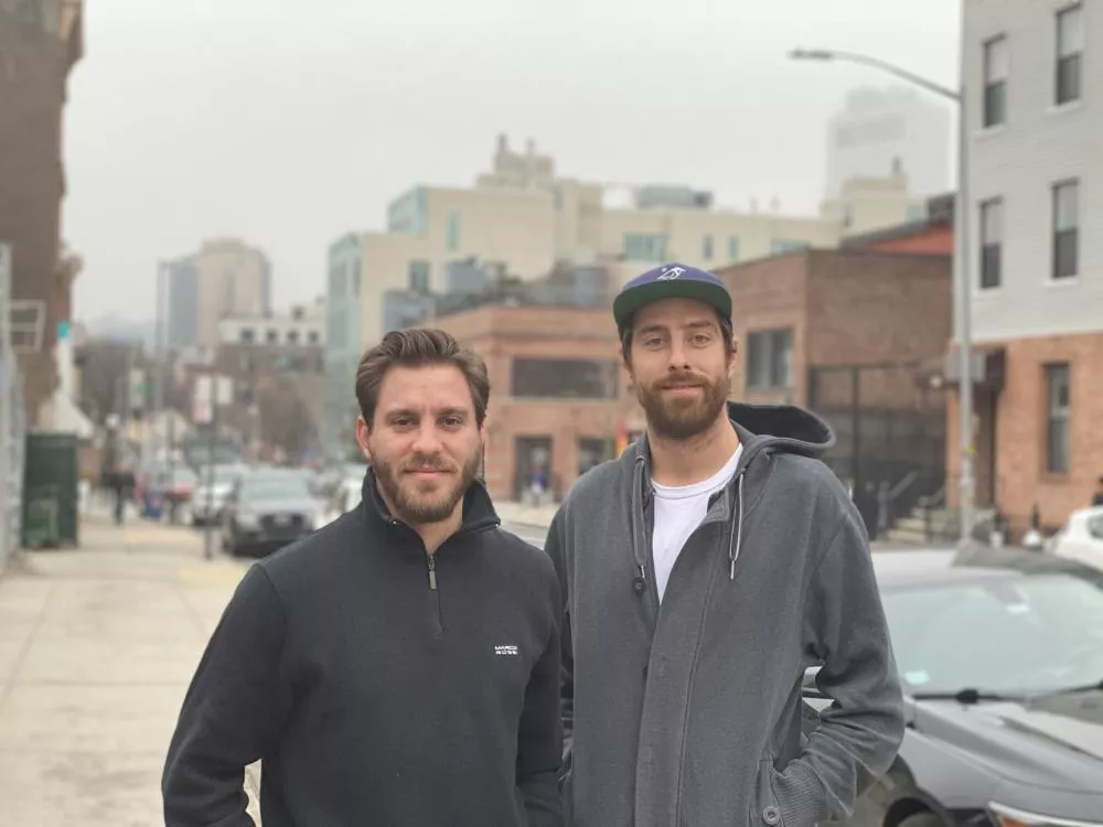 Illustration pour Reveel_Founders(L_Adrien-R_Walid)