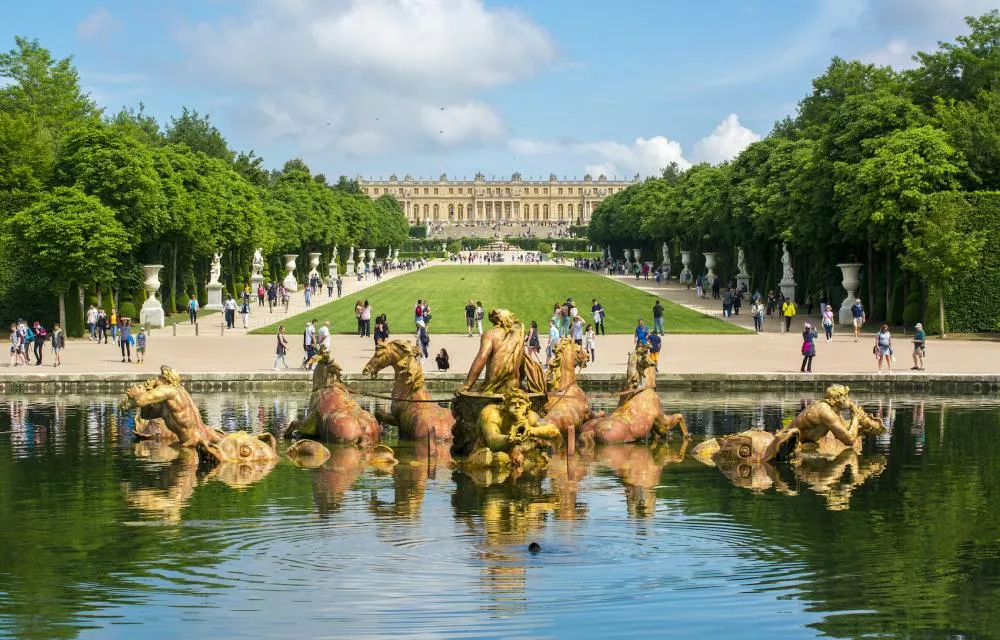 Illustration pour Justice va mixer au château de Versailles