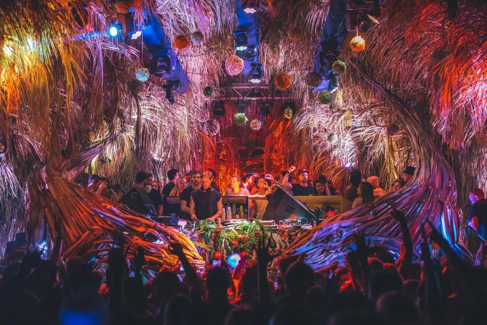 Illustration pour Bonobo, WhoMadeWho, Raresh au SXM Festival dans les Caraïbes