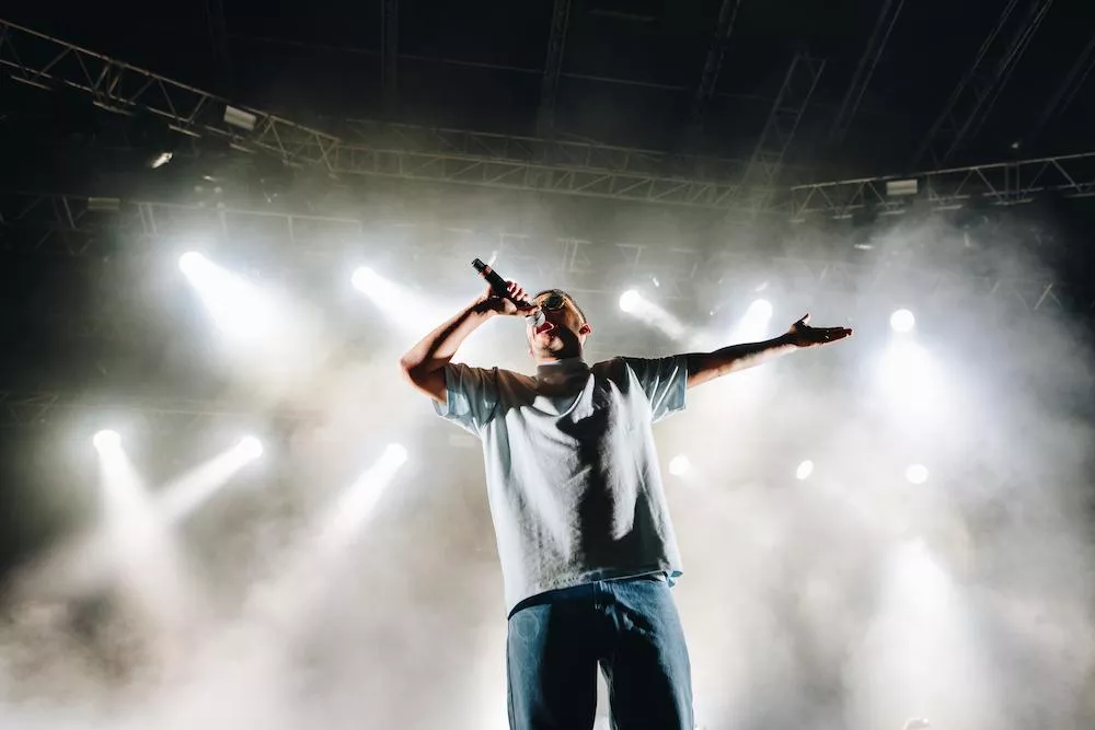 Illustration pour SOSO maness Valentin Antonucci