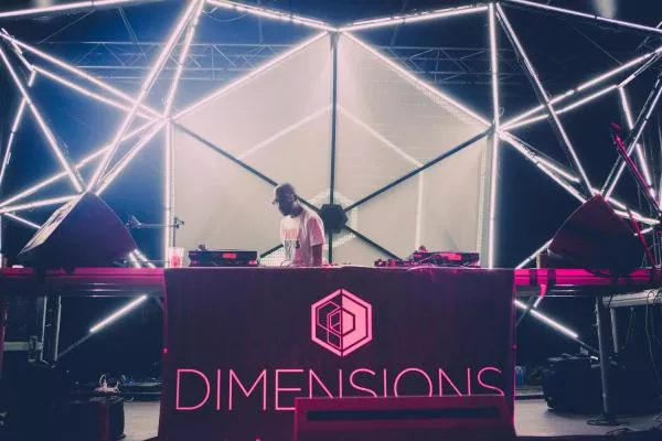 Illustration pour Photos&nbsp;: Outlook / Dimensions Festival