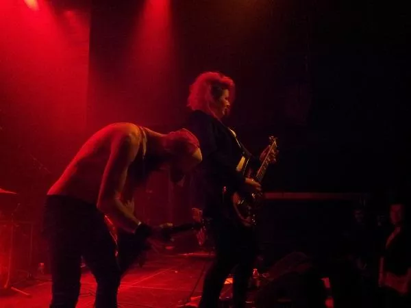 Illustration pour En direct de Dallas Frasca et Scarecrow au Petit Bain