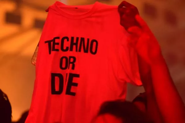 Illustration pour Weather pluvieux, Weather quand même