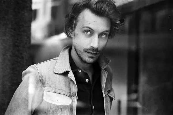 Illustration pour Yuksek a remixé Keren Ann